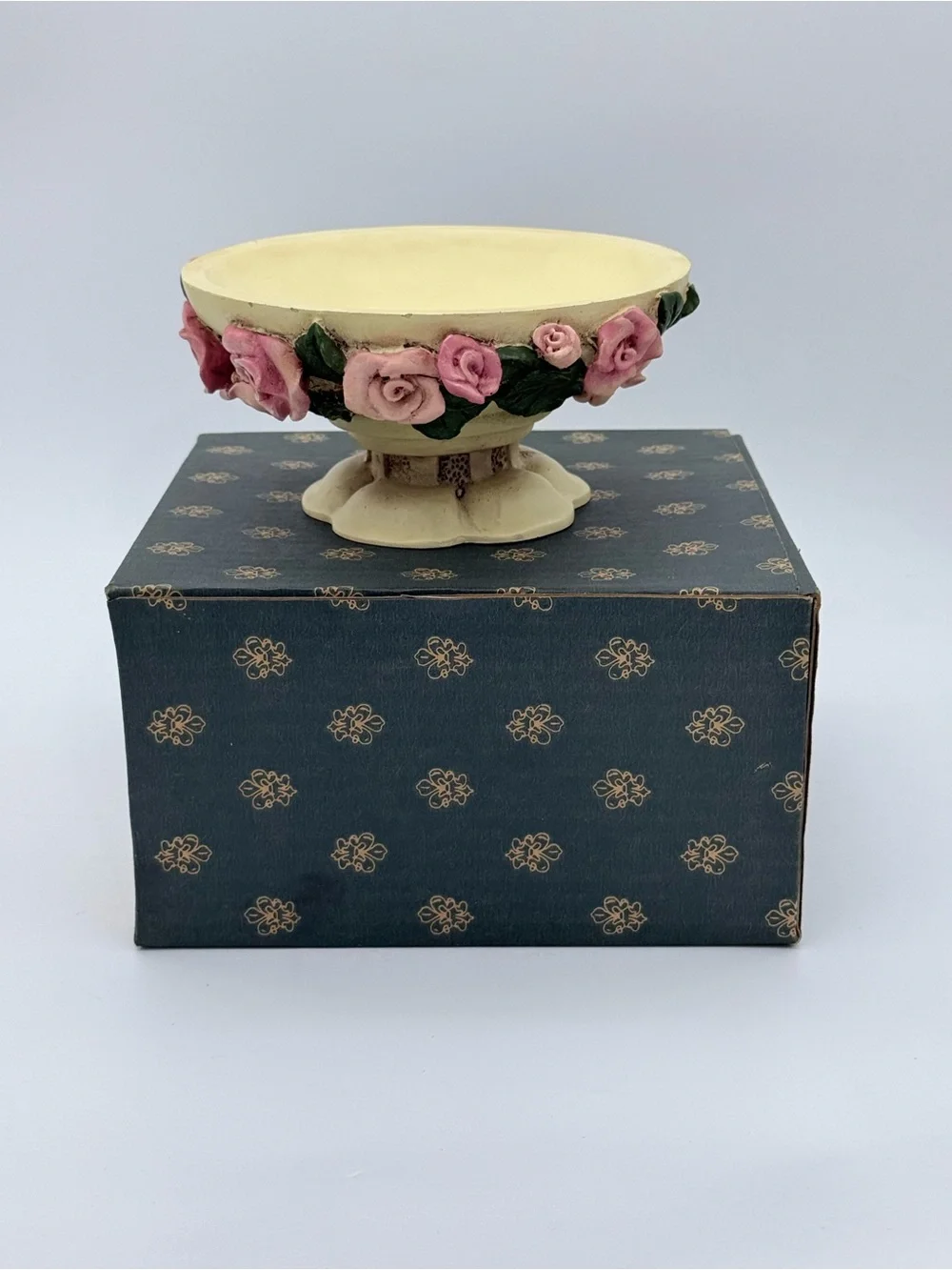 1990’s Vtg. Accents Pedestal Resin Rose Bowl Centerpiece Cottagecore Decor - NIB